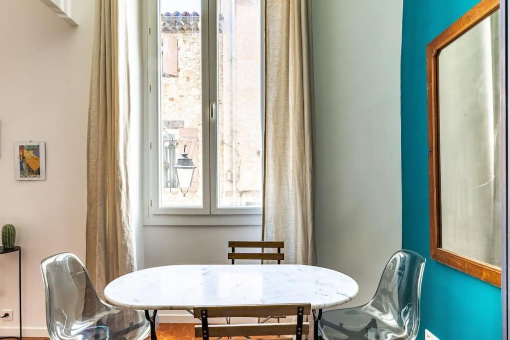 Appartement Authentique Situe En Plein Centre D'Antibes Extérieur photo