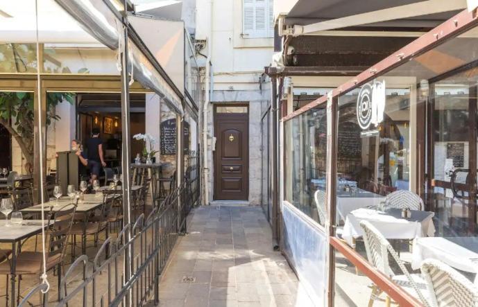 Appartement Authentique Situe En Plein Centre D'Antibes Extérieur photo