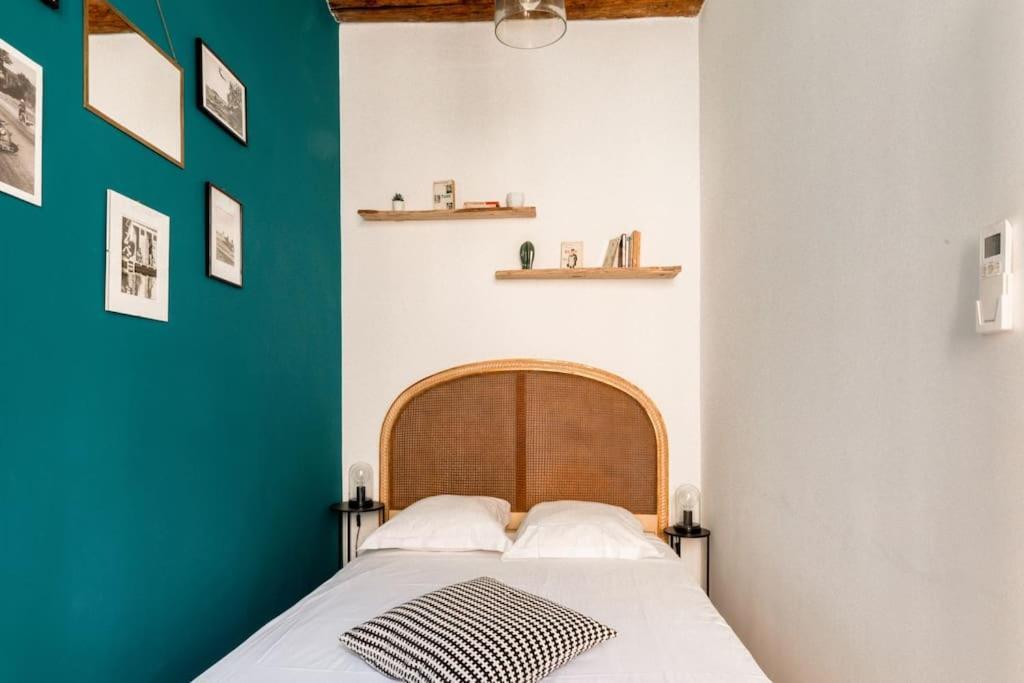 Appartement Authentique Situe En Plein Centre D'Antibes Extérieur photo
