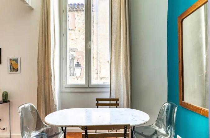 Appartement Authentique Situe En Plein Centre D'Antibes Extérieur photo